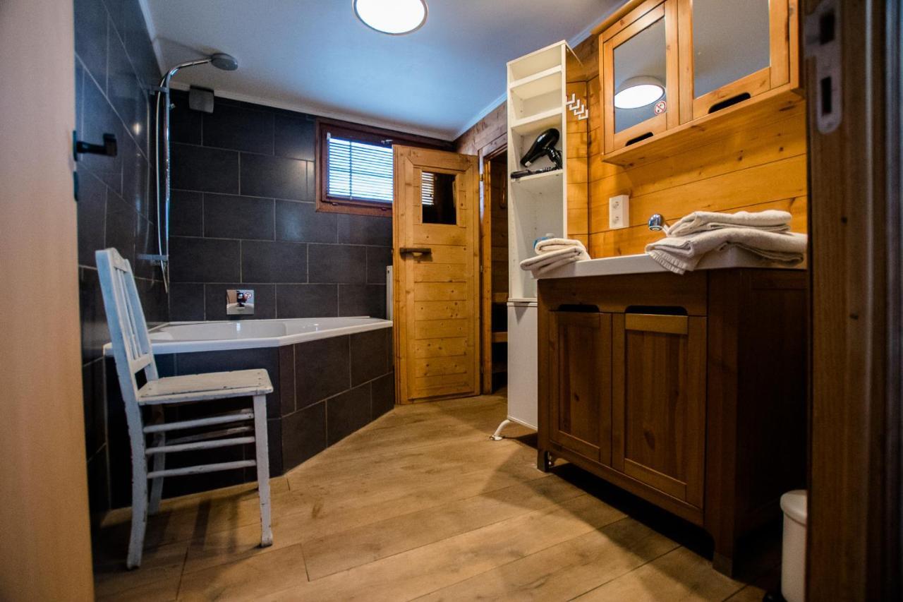 Houseboat Jana - With Sauna And Terrace Hotel Bruges Exterior photo